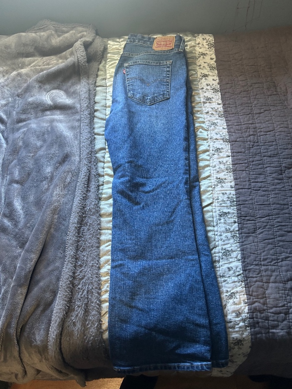 Levi bootcut jeans